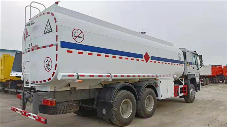 Cheap Howo 371 Liquid Tanker Truck for Sale in Kenya Nakuru