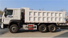 Camión volquete Howo Sinotruk 380 usado